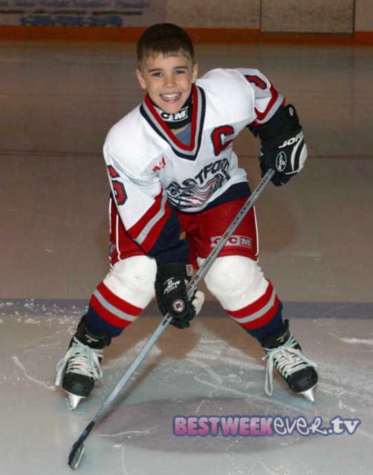 justin bieber young playing hockey