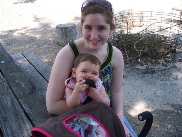 [bella&mom_cedarhill[5].jpg]