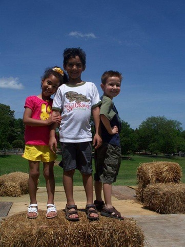 [kids_cedarhill2[3].jpg]