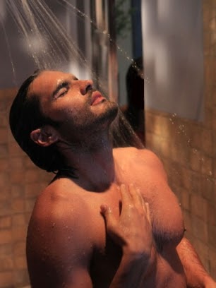 Fabián Ríos Showers.