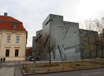 Dwa budynki muzeum