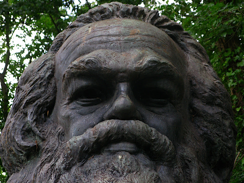 Tomba de Karl Marx al Highgate Cemetery
