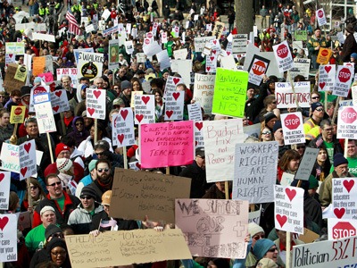 [wisconsin-protests[3].jpg]
