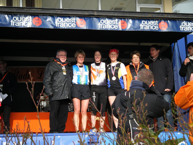 Podium des vétéranes - Sophie Leroy 2ème