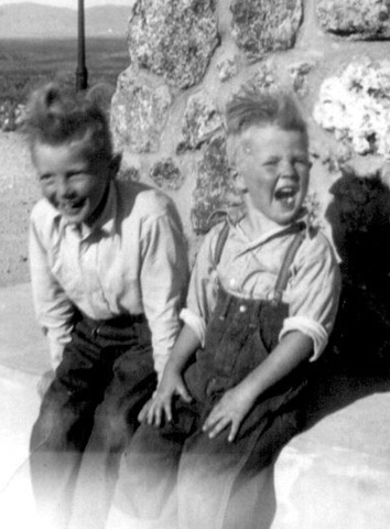 [The Smith Brothers--Grant & Clayn1[4].jpg]