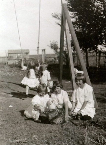 [Dow with cousins by the turkey gobbler[1].jpg]