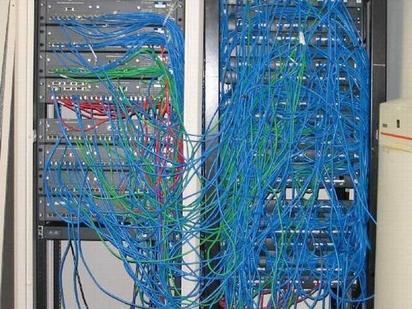 [serverroom10jd9[3].jpg]