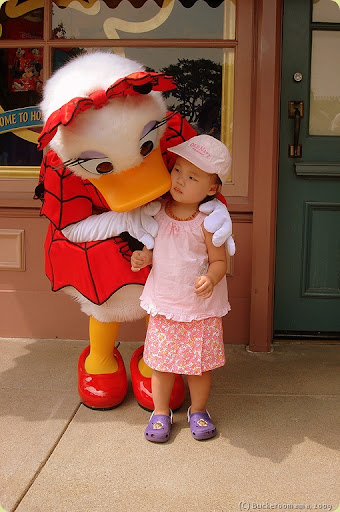 Daisy+duck+disney+world