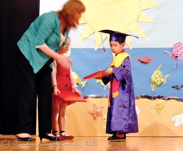[Accepting diploma3[3].jpg]