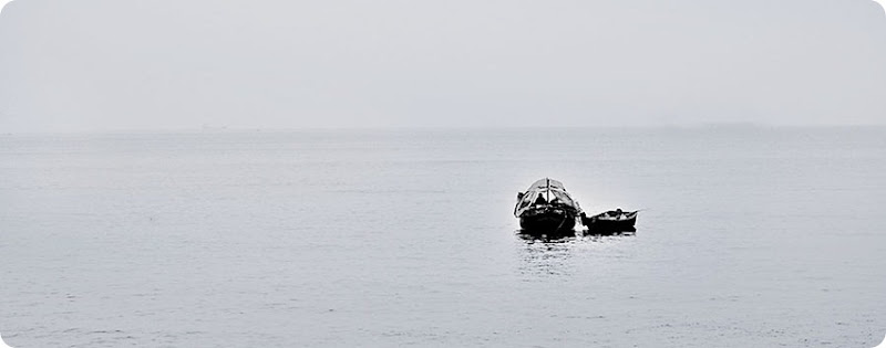 Fishing-boat---bw