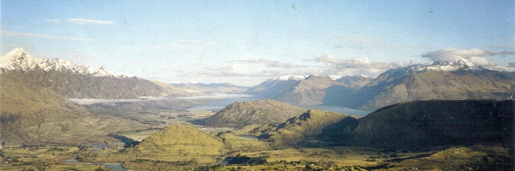 [Q'town from coronet[1].jpg]