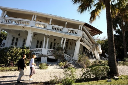 L'ambassade de France à Port-au-Prince après le séisme du 12 janvier 2010 - Photo : le Nouvelliste - Cliquer pour accéder au site de ce journal centenaire haïtien