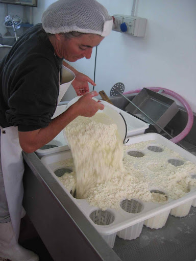 Filling the Molds with Curd, Molise