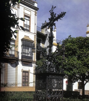 [siviglia_croce_della_cerrajeria4.jpg]