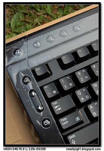 羅技無影手Pro 2400無線滑鼠鍵盤組