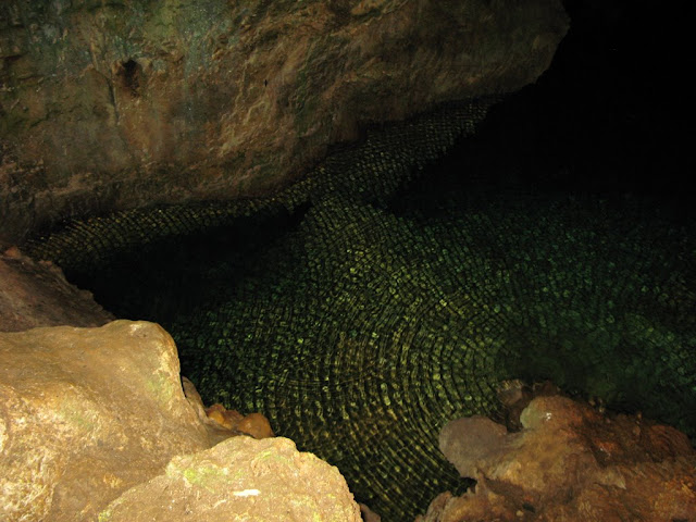 Ile des Pins - grotte de la Troisième
