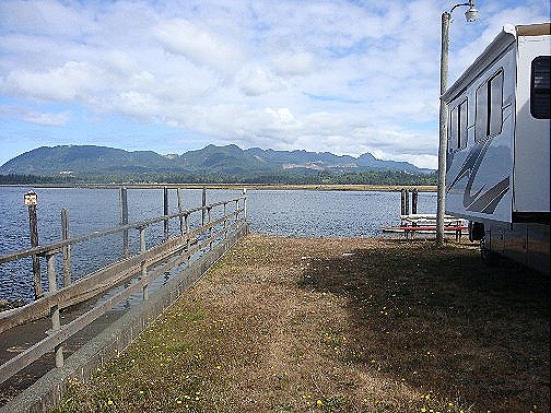 [10_onthewater5.jpg]
