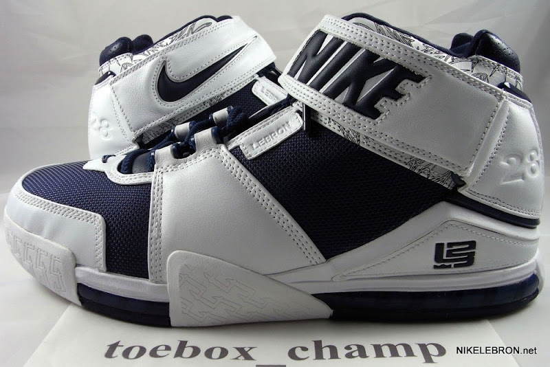 Nike Zoom LeBron II PE Marshall Faulk 28 2010 05_50562