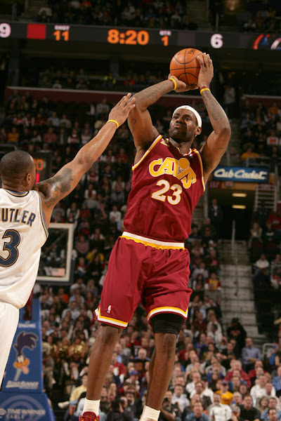 LBJ Introduces the CavFanatic Air Max LeBron VII PE Cavs Crush Arenasless Wizards