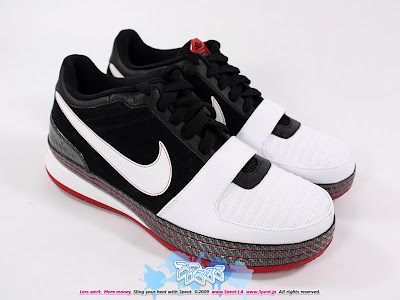 Throwback Thursday: Zoom LeBron VI Low Carbon Limited Edition lbj6 3peat low carbon 02 Throwback Thursday: Zoom LeBron VI Low Carbon Limited Edition
