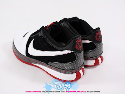 Throwback Thursday: Zoom LeBron VI Low Carbon Limited Edition lbj6 3peat low carbon 04 Throwback Thursday: Zoom LeBron VI Low Carbon Limited Edition