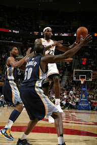 lebron james nba 100202 cle vs mem 06 LeBron and Co. Still #1 in the NBA. Cavaliers Win Nine in a Row.