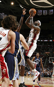 lebron james nba 100202 cle vs mem 10 LeBron and Co. Still #1 in the NBA. Cavaliers Win Nine in a Row.