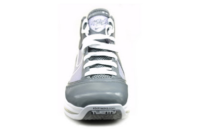 Cool Grey / White Nike Air Max LeBron VII Coming in March nike air max lebron 7 gr cool grey white 2 04 Cool Grey / White Nike Air Max LeBron VII Coming in March
