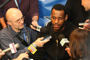 lebron james nba 100212 all star dallas 07 2010 NBA All Star: King James with the Black/White/Gold AMLVII