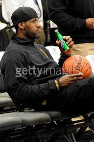 lebron james nba 100212 all star dallas 08 2010 NBA All Star: King James with the Black/White/Gold AMLVII