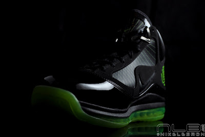 Air Max LeBron VII Black/Electric Green aka Dunkman Showcase lebron7 black dunkman 59 web Air Max LeBron VII Black/Electric Green aka Dunkman Showcase