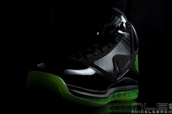 Air Max LeBron VII BlackElectric Green aka 8220Dunkman8221 Showcase