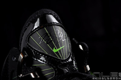 Air Max LeBron VII Black/Electric Green aka Dunkman Showcase lebron7 black dunkman 63 web Air Max LeBron VII Black/Electric Green aka Dunkman Showcase