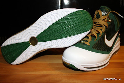 nike air max lebron 7 pe svsm away 2 04 Air Max LeBron VII (7) SVSM Away Player Exclusive Showcase