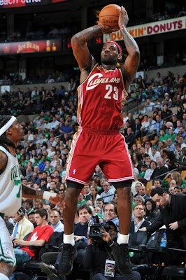 timeline 100225 nba lebron7 suede 2009 10 Timeline