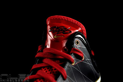 Coming Soon... Nike ?Zoom? LeBron VII P.S. Black/White/Red lebron7 ps black red white 10 web Coming Soon... Nike ?Zoom? LeBron VII P.S. Black/White/Red