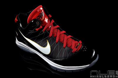 Nike LeBron VII (7) P.S. (Post Season) 407639 002 Showcase lebron7 ps black red white 67 web Nike LeBron VII (7) P.S. (Post Season) 407639 002 Showcase
