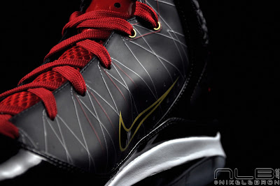 Nike LeBron VII (7) P.S. (Post Season) 407639 002 Showcase lebron7 ps black red white 49 web Nike LeBron VII (7) P.S. (Post Season) 407639 002 Showcase
