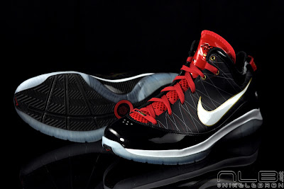 Nike LeBron VII (7) P.S. (Post Season) 407639 002 Showcase lebron7 ps black red white 30 web Nike LeBron VII (7) P.S. (Post Season) 407639 002 Showcase