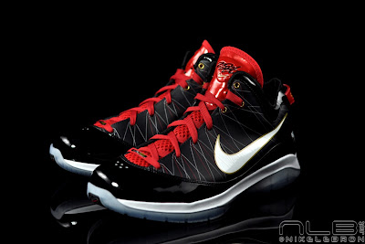 Nike LeBron VII (7) P.S. (Post Season) 407639 002 Showcase lebron7 ps black red white 25 web Nike LeBron VII (7) P.S. (Post Season) 407639 002 Showcase