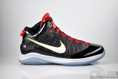 Nike LeBron VII P.S. Release Dates 2x April, 1x May, 1x June lebron7 ps black red white part two 39 web Nike LeBron VII P.S. Release Dates 2x April, 1x May, 1x June