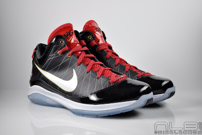 Nike LeBron VII P.S. Release Dates 2x April, 1x May, 1x June lebron7 ps black red white part two 41 web Nike LeBron VII P.S. Release Dates 2x April, 1x May, 1x June