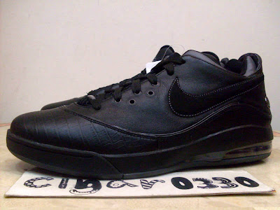 Nike LeBron VII (7) Low Sample Black/Red Plum Dark Grey nike air max lebron 7 low ss black black 1 02 Nike LeBron VII (7) Low Sample Black/Red Plum Dark Grey