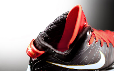nike lebron 7 ps gr black white red 6 08 Releasing Now: Nike LeBron VII P.S. Black/White Sport Red