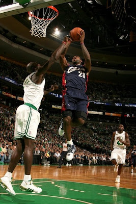 timeline 081028 nba lebron6 white navy 2008 09 Timeline