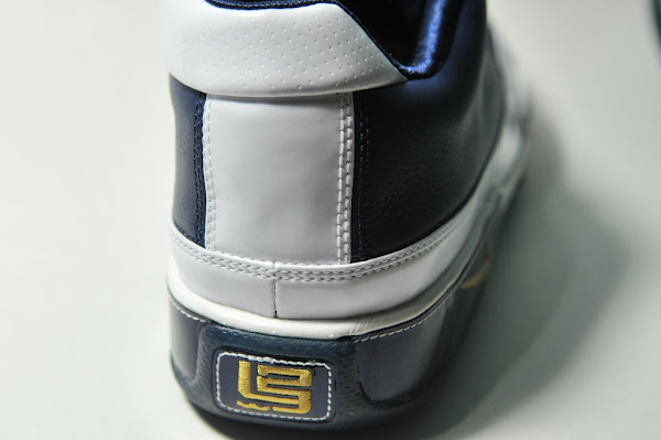 BlackGold and WhiteNavy Zoom LeBron Low ST Detailed Pics