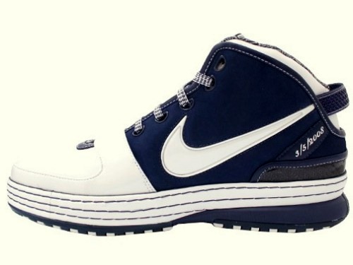 GR Yankee Zoom LeBron Six Available at Eastbay