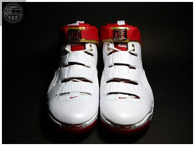 A Look Back at King James Nike Zoom LeBron IV Home PE lbj4 pe wht red11 08 A Look Back at King James Nike Zoom LeBron IV Home PE