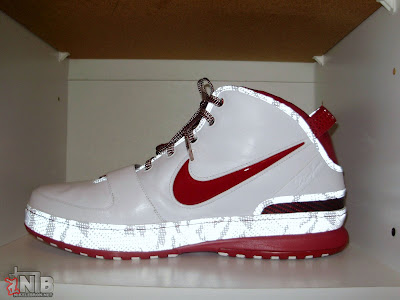nike zoom lebron 6 pe cleveland home 1 13 An Exclusive Look at LeBron James ZLVI Home Player Exclusive