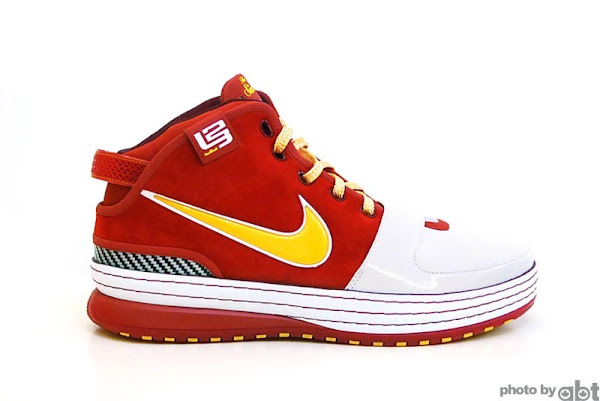 First Look at the 200809 Hardwood Classic Zoom LeBron 6
